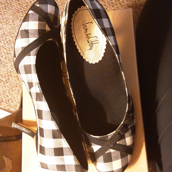 Sam & Libby Black  multi texture  pumps - Picture 3 of 3